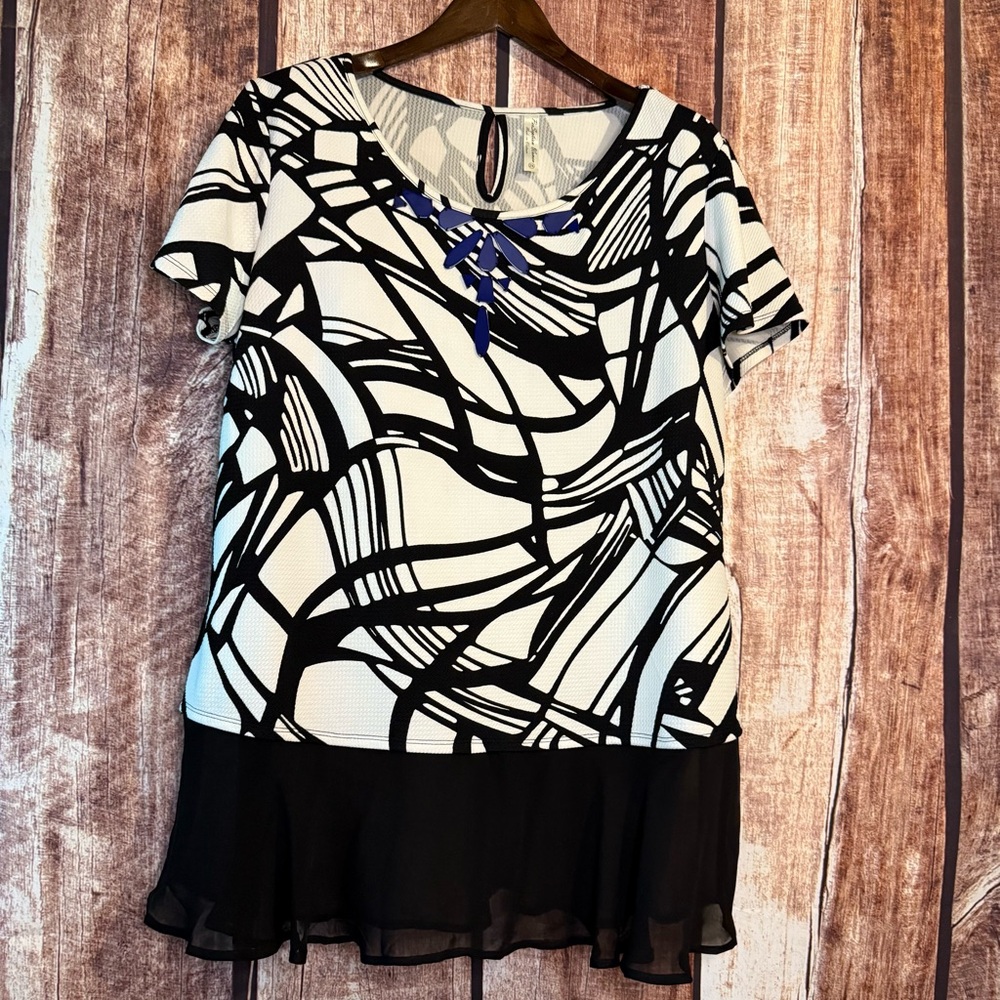 Perseption Black and White Abstract Blouse